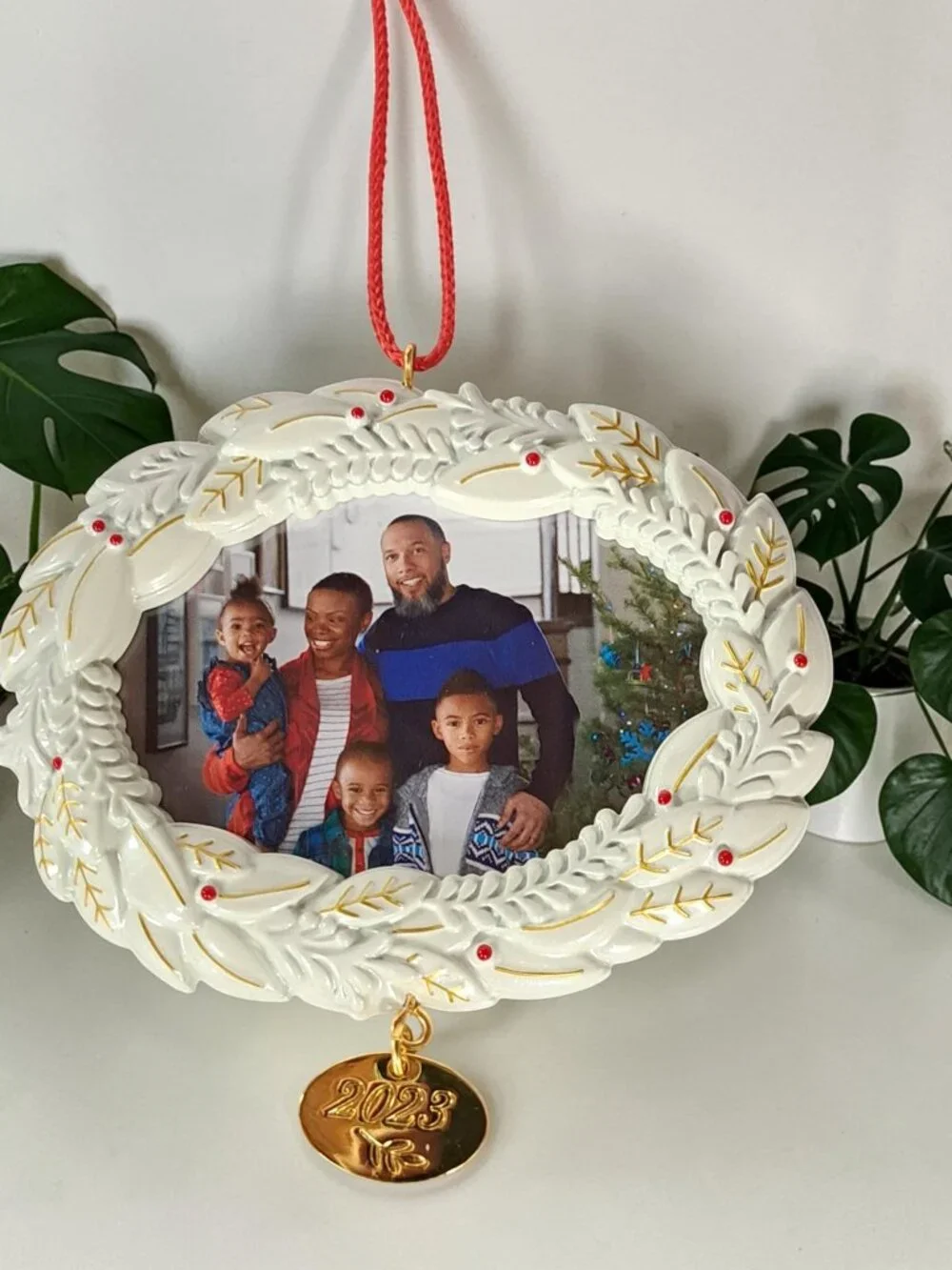 Hallmark Keepsake 2023 A BEAUTIFUL YEAR Picture Holder Frame Christmas Ornament
